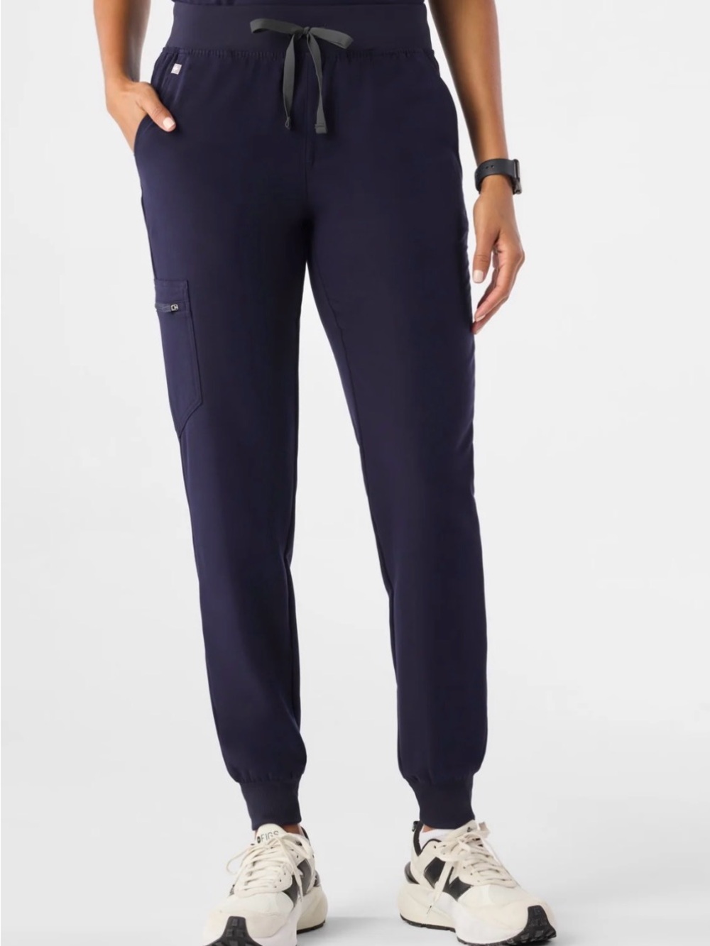FIGS SCRUB JOGGERS IN NAVY